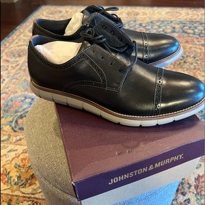 Johnston Murphy mens shoes size 9 1/2 never worn